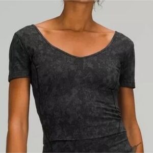 lululemon athletica Black Short Sleeve Tee